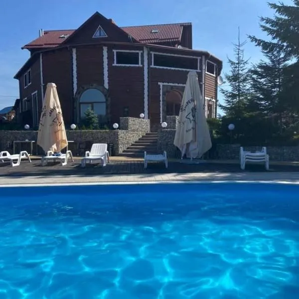 Panorama Karpat, hotel a Yablunytsya