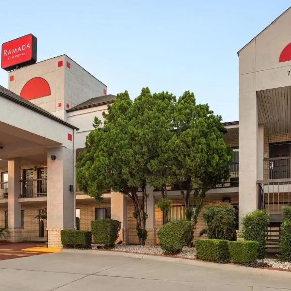 Ramada by Wyndham San Antonio Near SeaWorld - Lackland AFB, hôtel à San Antonio