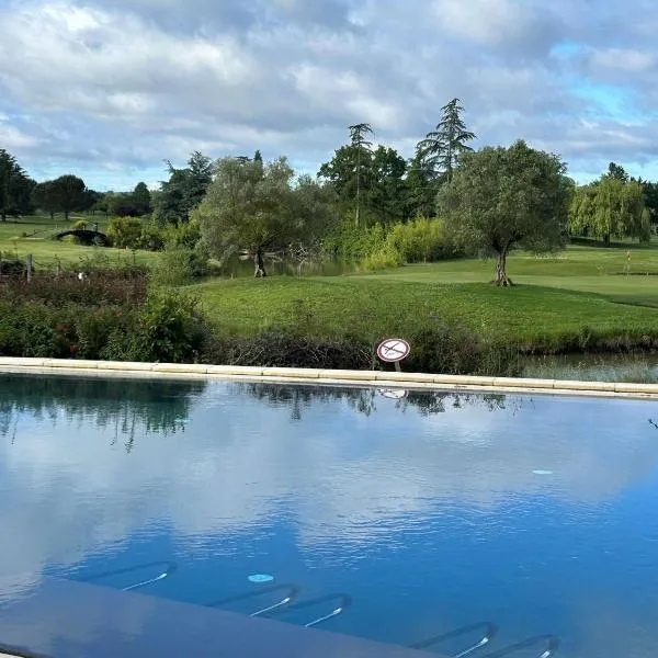 Mercure Toulouse Aéroport Golf de Seilh, hôtel à Seilh
