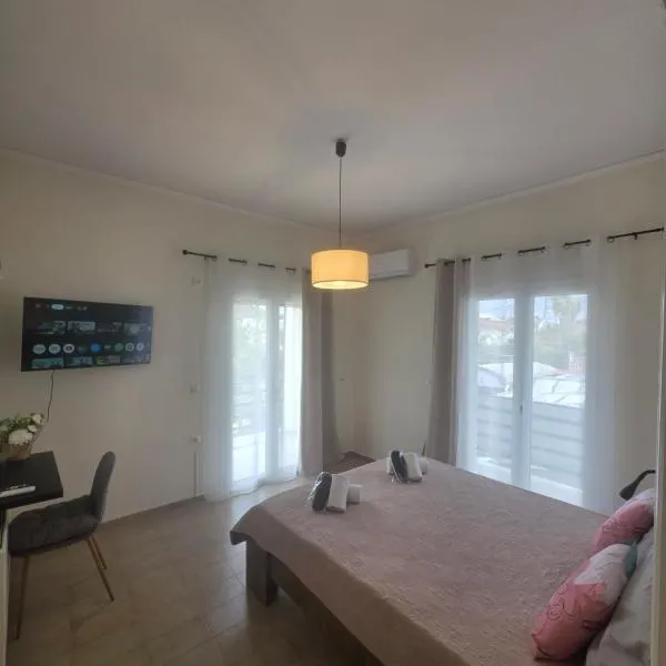 Agelina Apartment 1, hotel di Kavos
