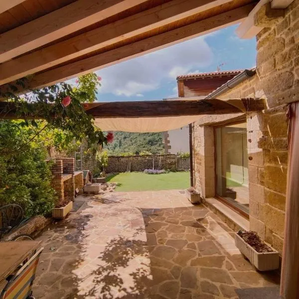 Casa Rural Lorehonea, hotel in Artariáin