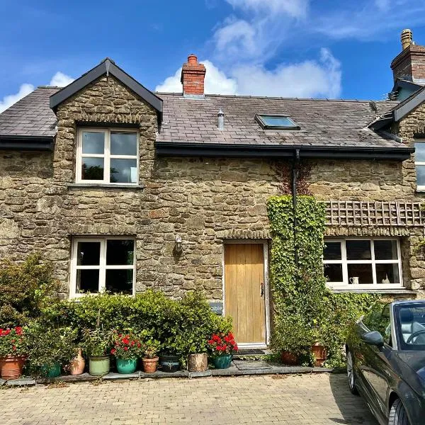 Stable Cottage, Hotel in Blaenporth