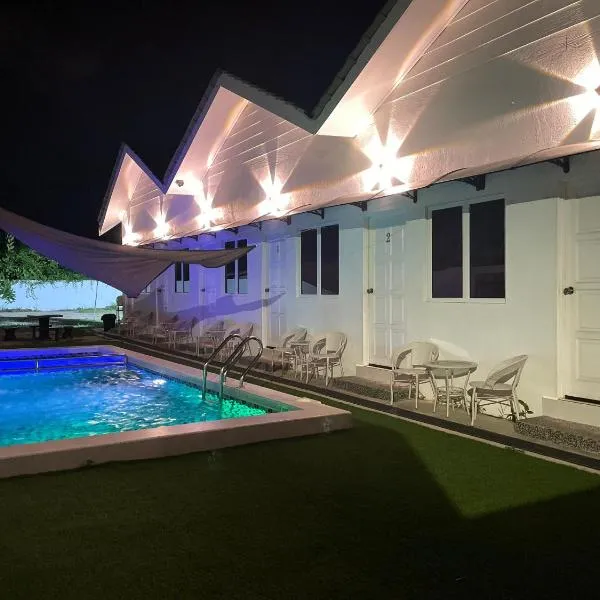Impiani Chalet with Private Pool, hotel in Kuala Terengganu