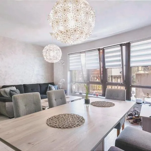 Cozy Summer Breeze apartment, hotel i Varna
