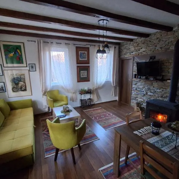 Restuarant-Apartments T'ga za jug Lazaropole, hotel em Lazaropole