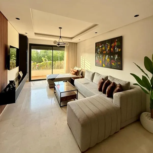 Modern 2BR Duplex in Casablanca Pool & Parking, hotel v destinaci Casablanca