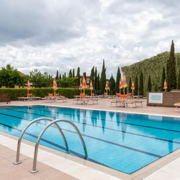 Hotiday Apartments Costa degli Etruschi, khách sạn ở Vada