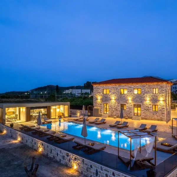 Dianeira Luxury Suites with Shared Pool near Matala, hotel em Petrokefálion