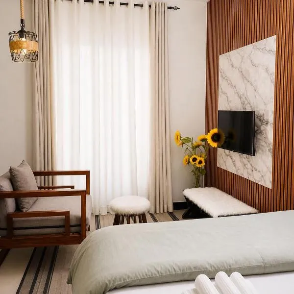 1BDM Aptmt Free Wifi,TV, NETFLIX,FRIDGE,KITCHEN-busy area, hotel in Dar es Salaam