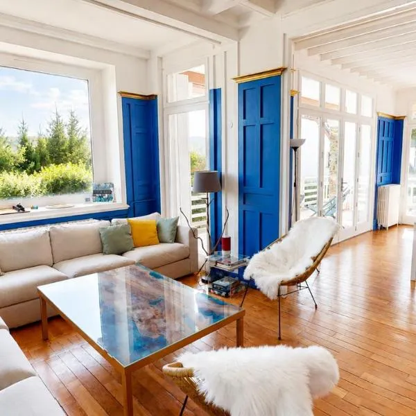 Maison de charme nichée dans le bois pour vivre une expérience unique, hotel v mestu Saint-Rémy-lès-Chevreuse