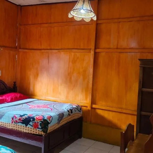 Lucas Lodge, готель у місті Bajawa