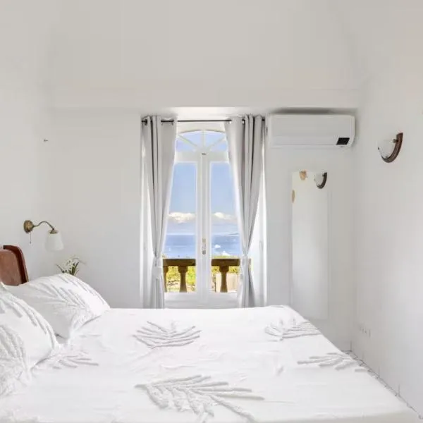 Villa Coralia - Vista Mare e Giardino Privato, hótel í Marina Grande di Capri
