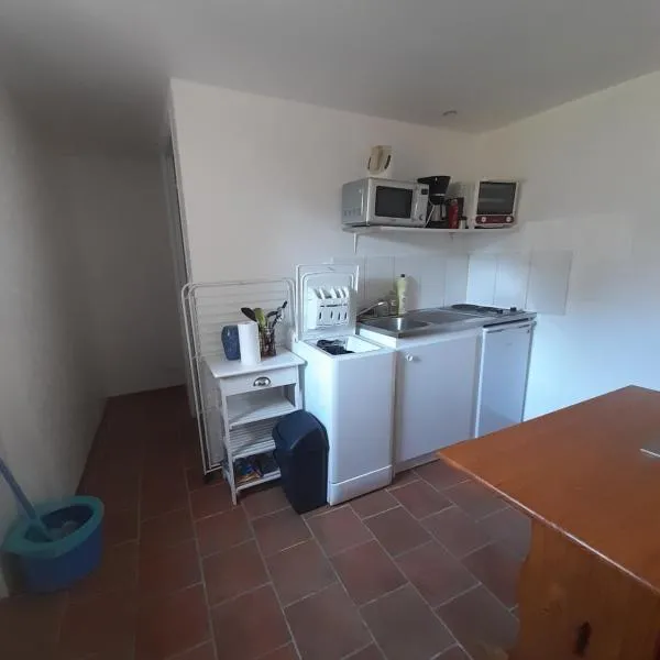 Studio, hotel in Isigny-sur-Mer