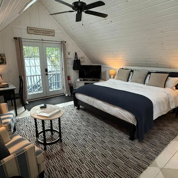 Saugatuck Studio Walk to Downtown and Waterfront, hotel in Saugatuck