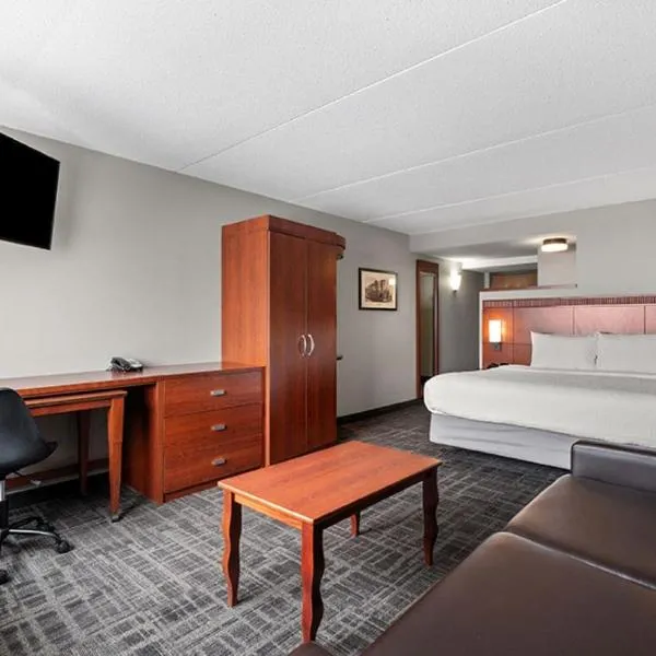 Canad Inns Destination Center Grand Forks, hotel en Grand Forks
