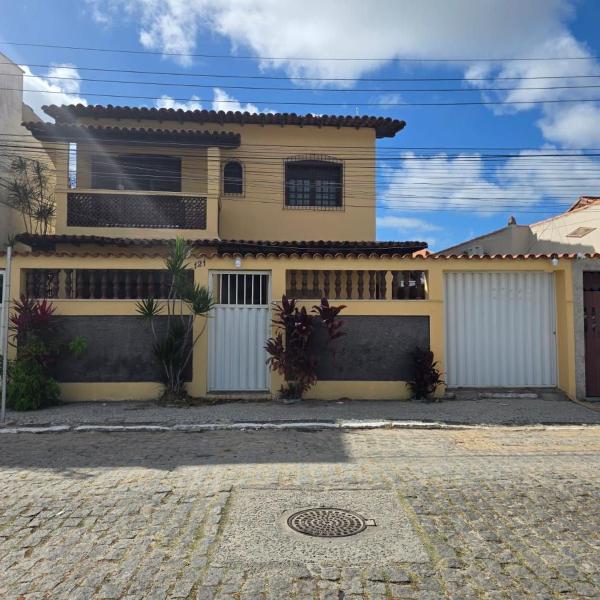 Casa com 5 quartos | Pé na Areia | Centro