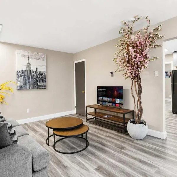 1BR Apartment with Kitchen on Morganford, hotel a Saint Louis