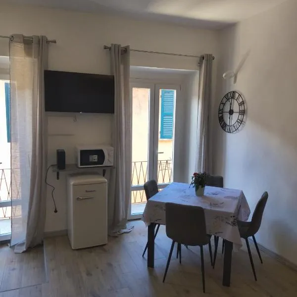 Il Flat Arona Centro, Le Dimore del Corso، فندق في أرونا