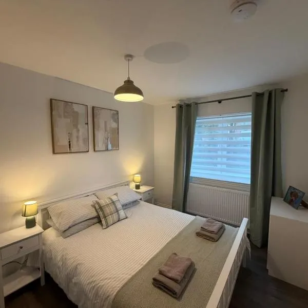 Inchcruin Apartment - Macaulay Letting, מלון בBonhill