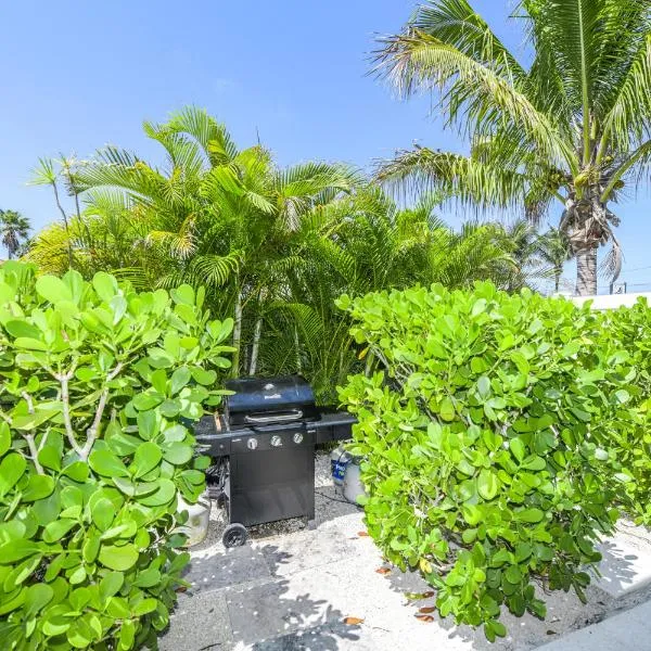 Bay Breezes at Bayside Bungalow, Hotel in Anna Maria