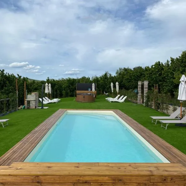 Agriturismo La Ruota, hotel in Montelupo Albese