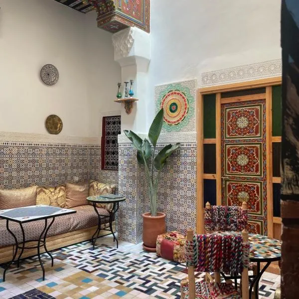 Riad La Mentha Elegant Boutique Riad Panoramic Terrace & Local Experience, hotell Fèsis