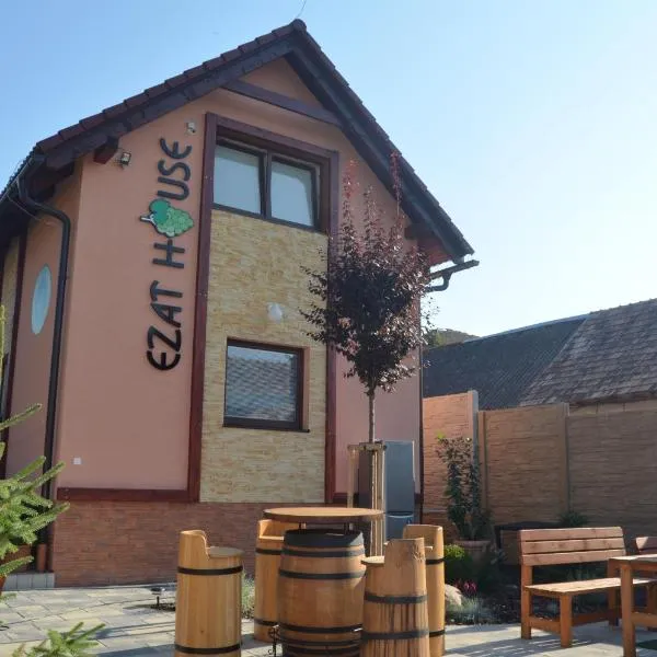 Ezathouse Devičie, hotel Korponán