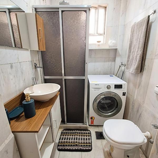 Apartamento em Copacabana Posto 6 - Melhor Localização e Preço para 4 Pessoas - Foto 3