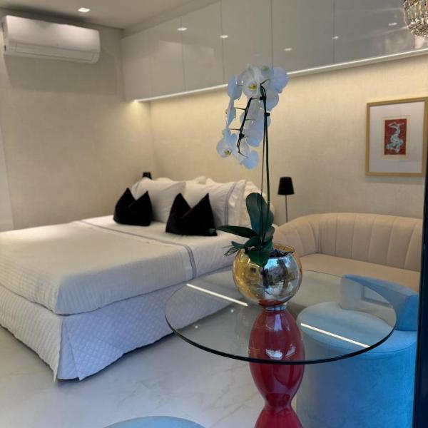 Studio with Private Garden in Mont-Serrat