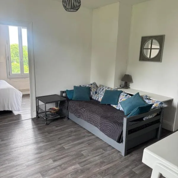Studio cosy Cœur de Valençay Château & Beauval, hotel em Valençay