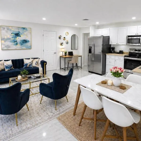 Cozy Two Bedrooms Apartment in Valrico, מלון בValrico