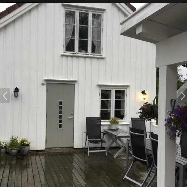 Gjestehus på Løvli Gård, Hisøya in Arendal, hotel u gradu 'Arendal'