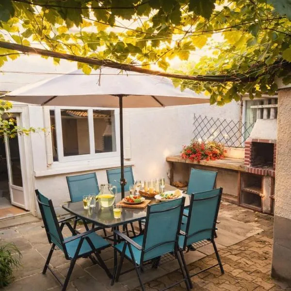 Maison cosy jardin barbecue portes de Clermont, hotel a Romagnat