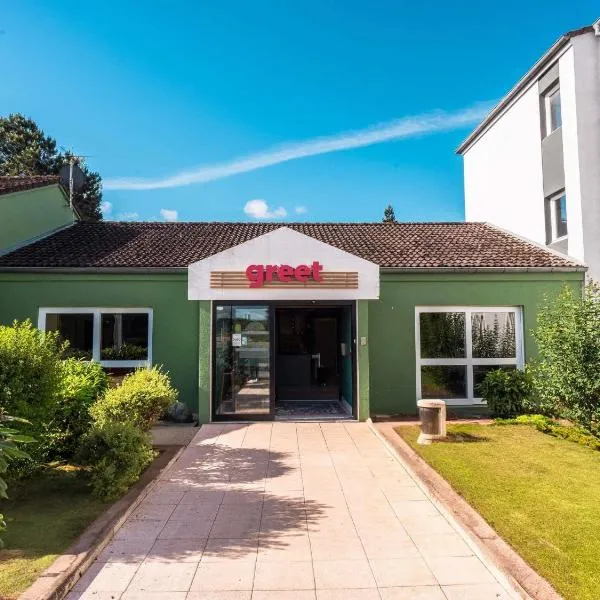 greet Hôtel Montbéliard، فندق في مونتبيليارد