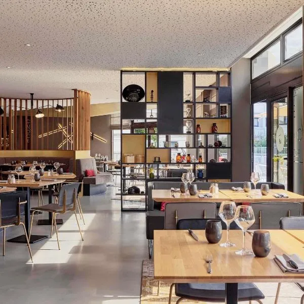 Novotel Marne La Vallée Collégien, hotel u gradu 'Collégien'