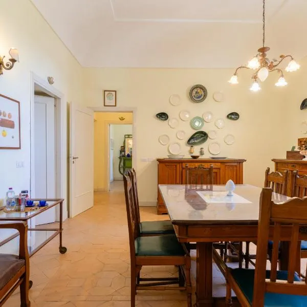 Villa by the sea, מלון בIschia Town