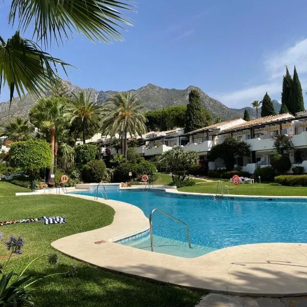 Los Ninis Holiday Home, hotel in Marbella