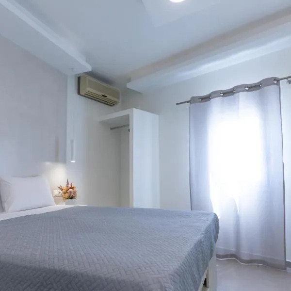 V&N Suite Santorini, hôtel à Fira