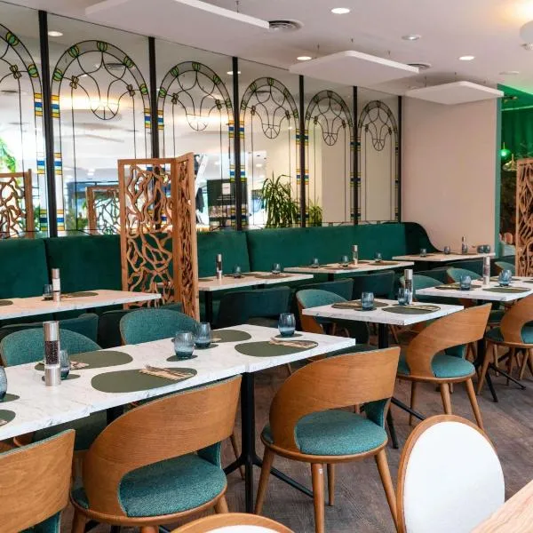 Mercure Paris Val de Fontenay โรงแรมในฟอนตีเนย์-ซูส์-บัวส์