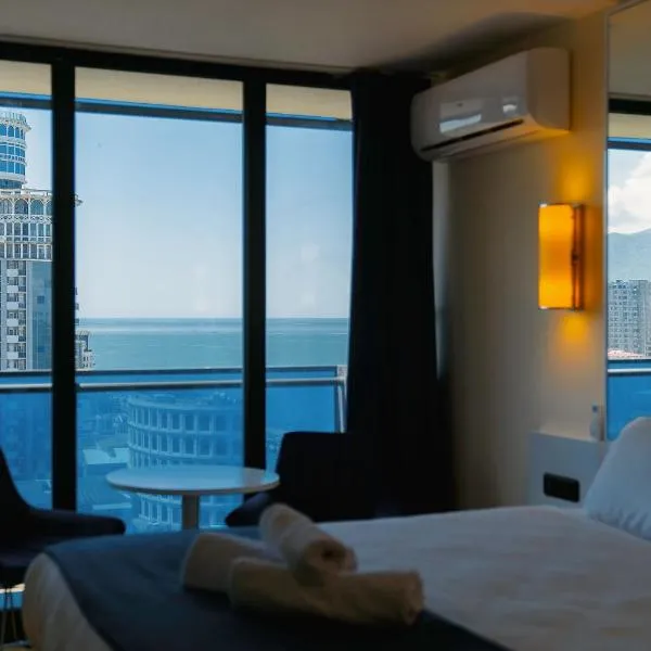 AzureNest Panoramic Sea View Luxury Studio, hotel i Batumi