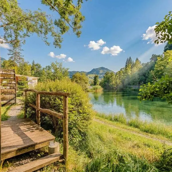 Romantic Lake Pod with shared bathroom near Gstaad, Hotel in Zweisimmen