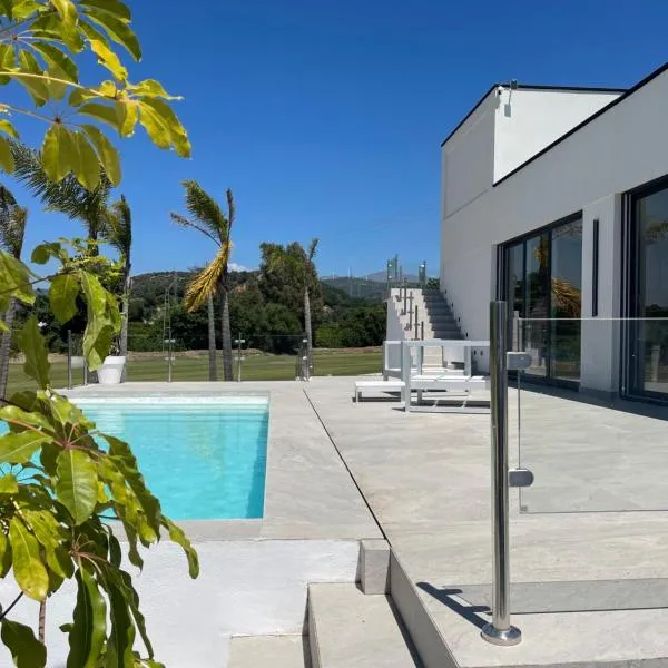 Sotogrande Polo Experience Luxury Villa, Hotel in Sotogrande