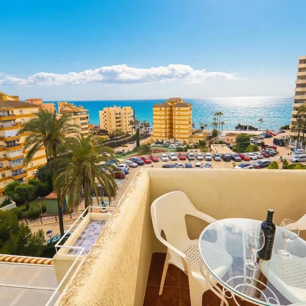 Benal Beach vistas al mar 2 terrazas y piscina climatizada, hotel in Benalmádena