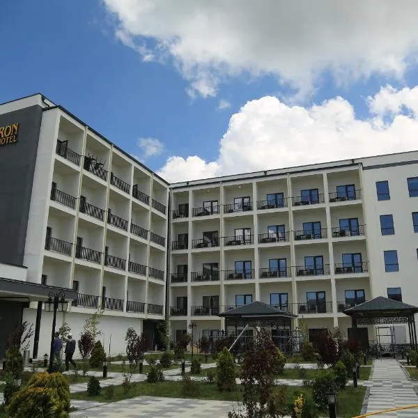 Zafaron Premium Hotel, hotelli kohteessa Staryy Zaamin