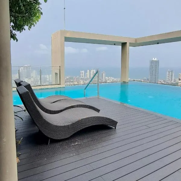 YAKA Residences Luna Luxury Apartments, хотел в Коломбо