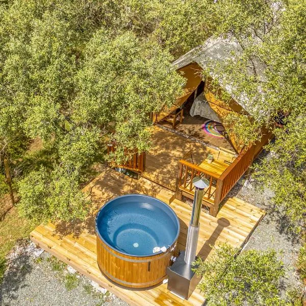 Casa Novena glamping tra gli uliveti, hotel v destinácii Vezzano Ligure