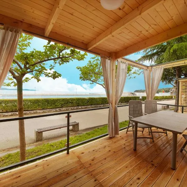 Premium Mobile Homes - Hotel & Resort Adria Ankaran: Ankaran'da bir otel