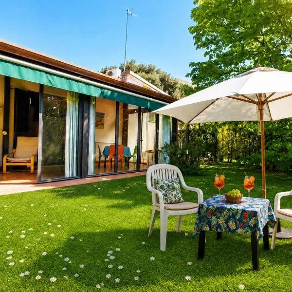 Le Ginestre - 4 Ospiti, Veranda, Giardino, Parcheggio privato, Vicino al Mare, отель в городе Мильярино