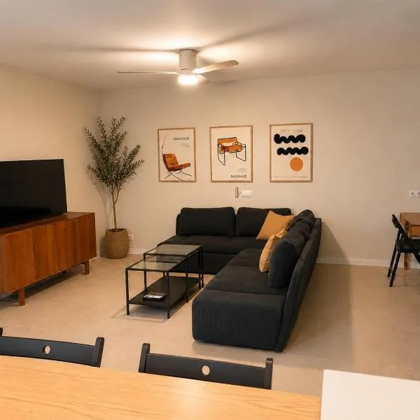 Apartamento amplio y tranquilo en Benalmádena, hotel din Benalmádena