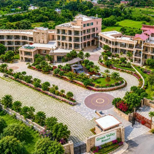 OPO Palm Villa Dritan, Hotel in Jharol